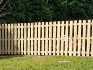 Photo of wood picket fence in Ocala Florida