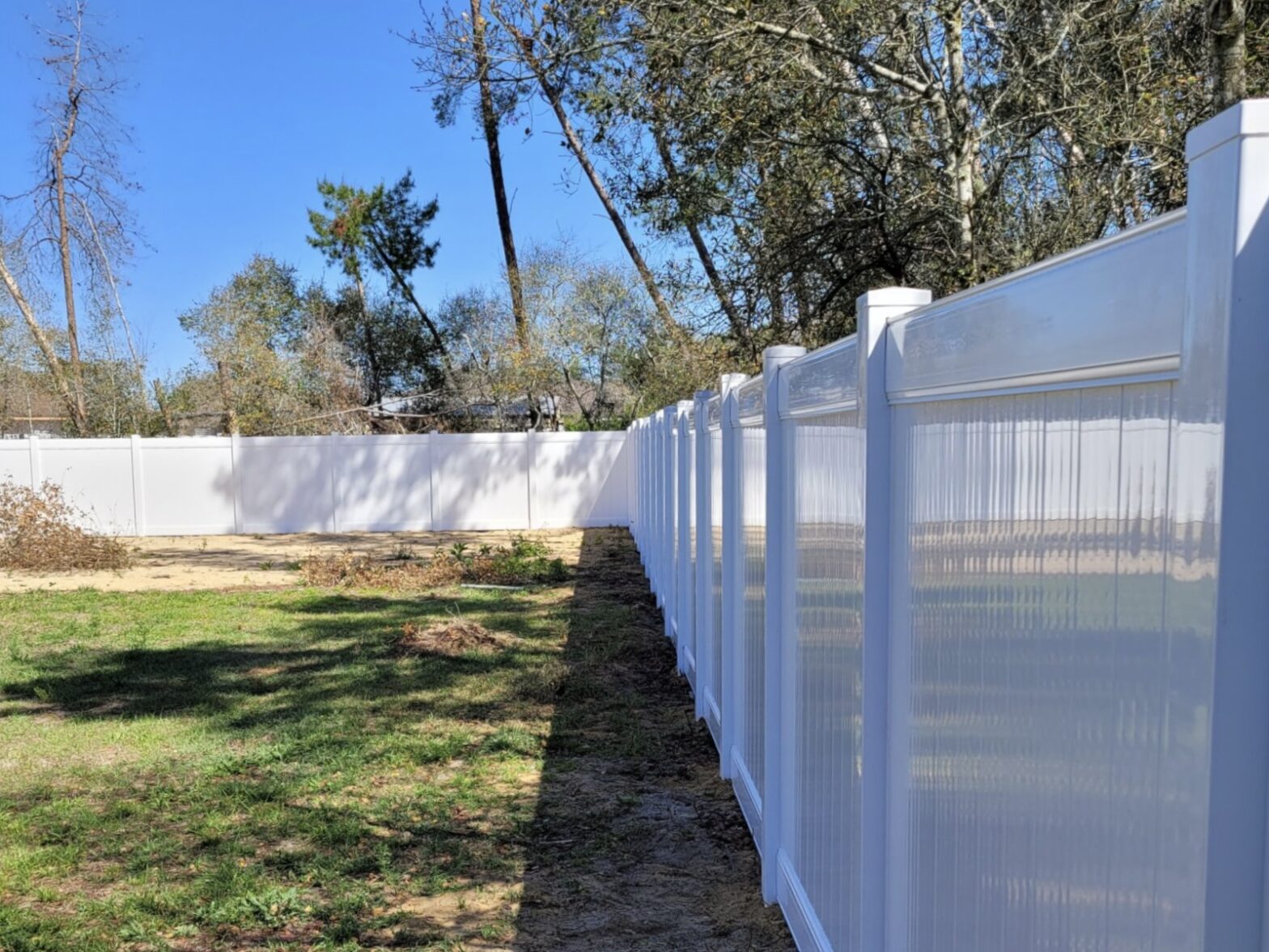 Photo of a Ocala Florida vinyl fence