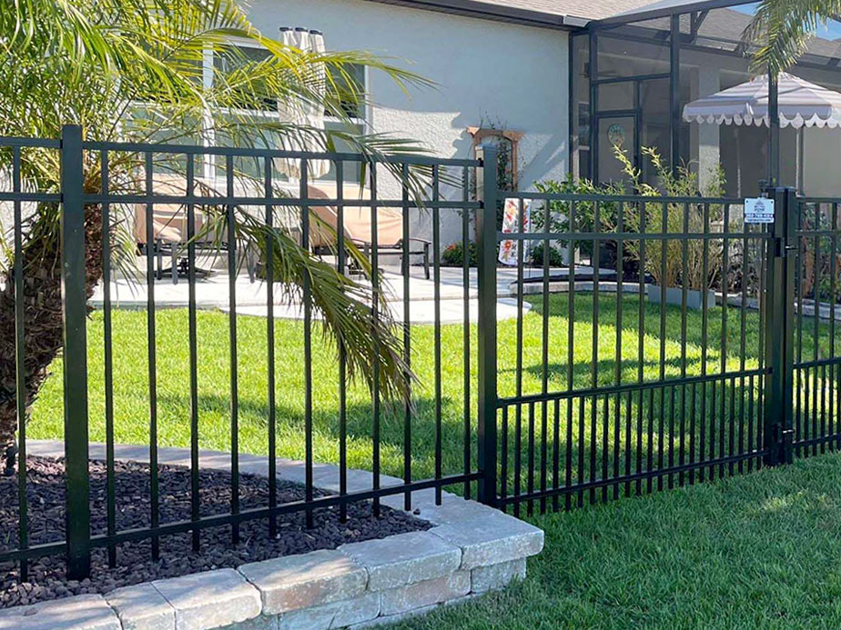 Aluminum Fence Contractor in Ocala Florida