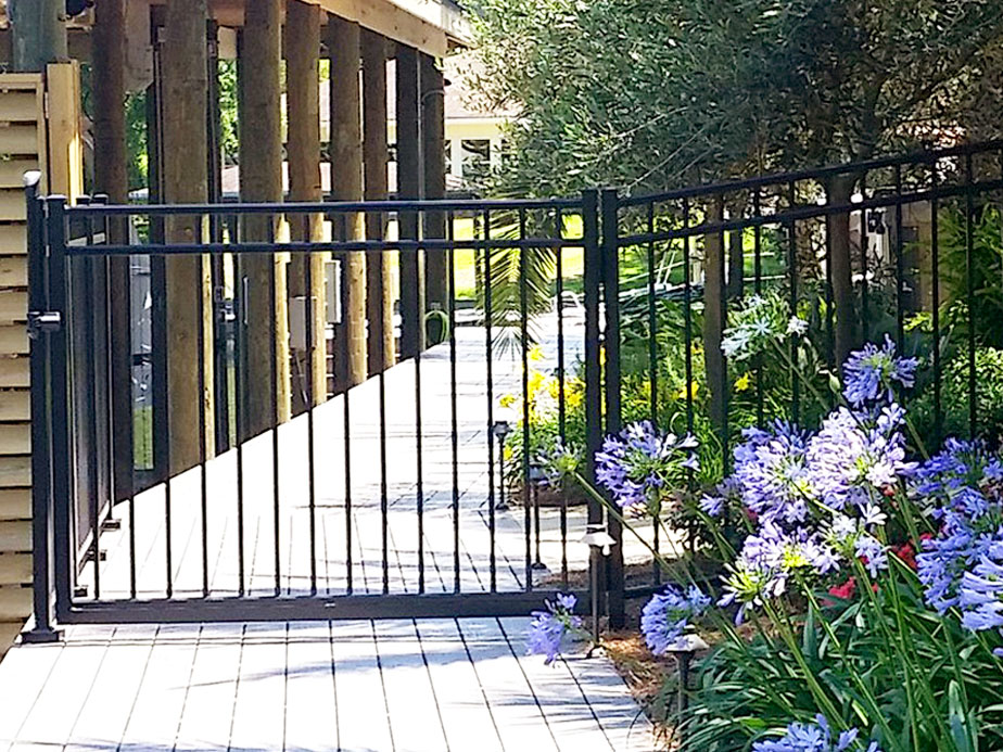 Commercial aluminum fence company in the Ocala Florida area.