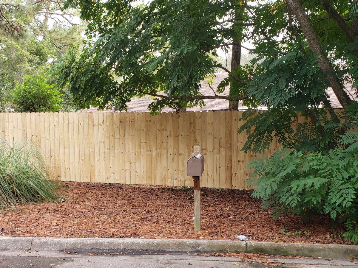 Gainesville FL stockade style wood fence