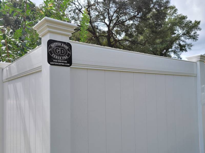 Commercial Vinyl fence solutions for the Ocala, Florida area