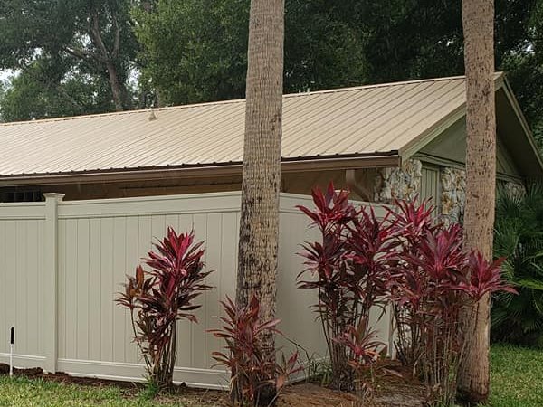 Residential Vinyl Privacy Fence Contractor in Ocala Florida